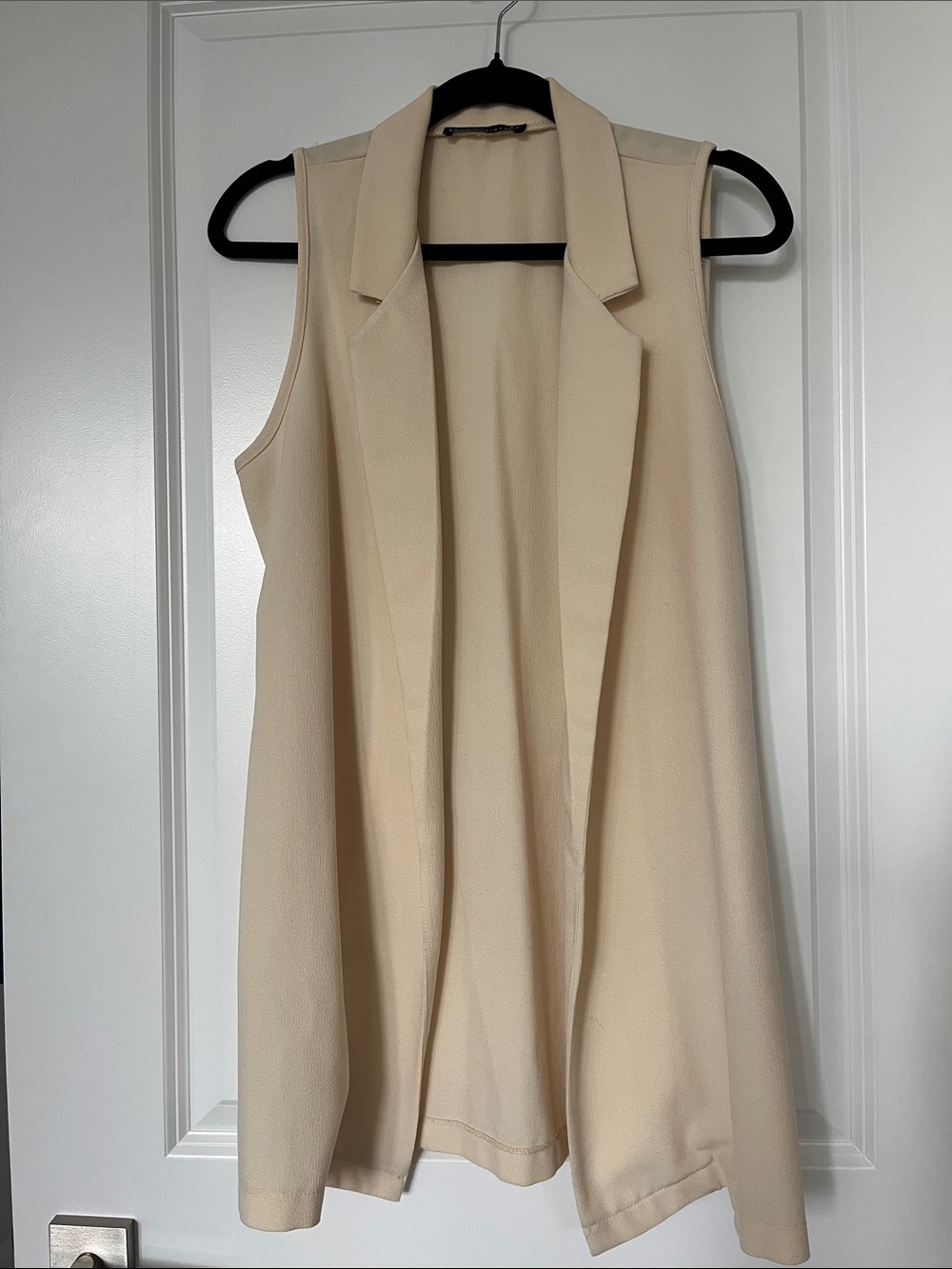 M Boutique Seven Sisters Sleeveless Open Front Vest in Cream